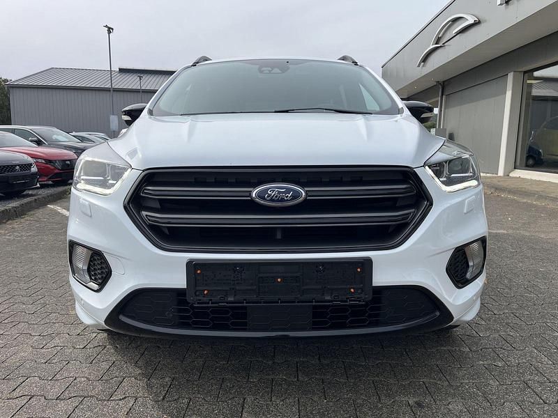 Gebraucht Ford Kuga ST-Line 150 PS (110 kW) 2019 Weiß SUV