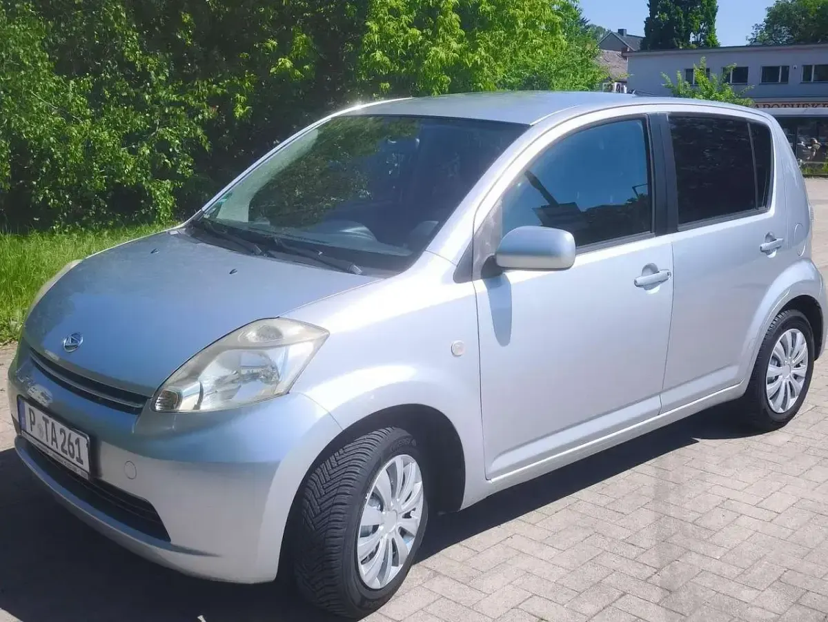 Gebraucht Daihatsu Sirion 69 PS (50 kW) 2007 Grau Kleinwagen