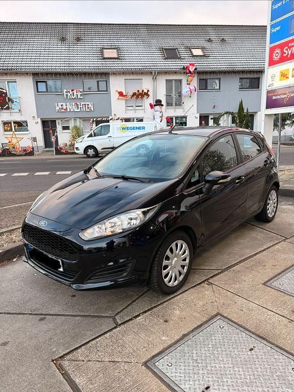 Schwarz Gebraucht 2013 Ford Fiesta Trend Limousine | 5.400 € (Fairer Preis) - Bild 1/4