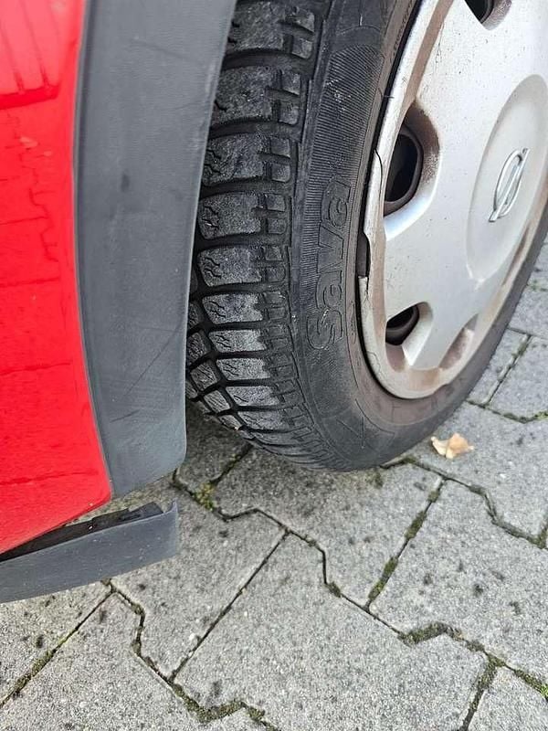 Rot Gebraucht 2001 Opel Corsa Limousine | 699 € (Guter Preis) - Bild 1/4
