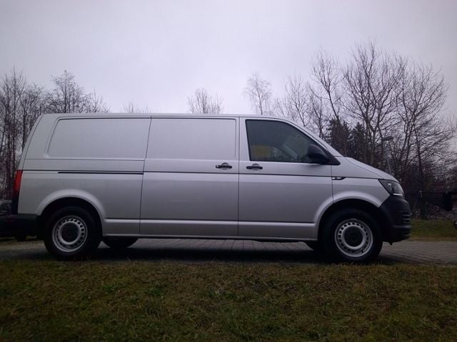 Gebraucht VW T6 84 PS (61 kW) 2016 Reflexsilber metallic (metallic) Van