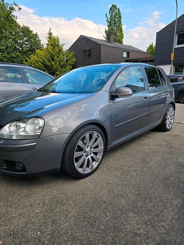 Grau Gebraucht 2008 VW Golf United Limousine | 3.100 € (Etwas zu teuer) - Bild 1/4