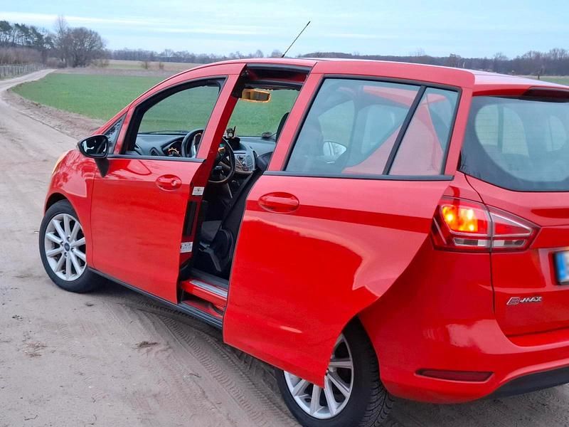 Second-hand Ford B-MAX 101 CP (74 kW) 2013 Roșu Monovolum