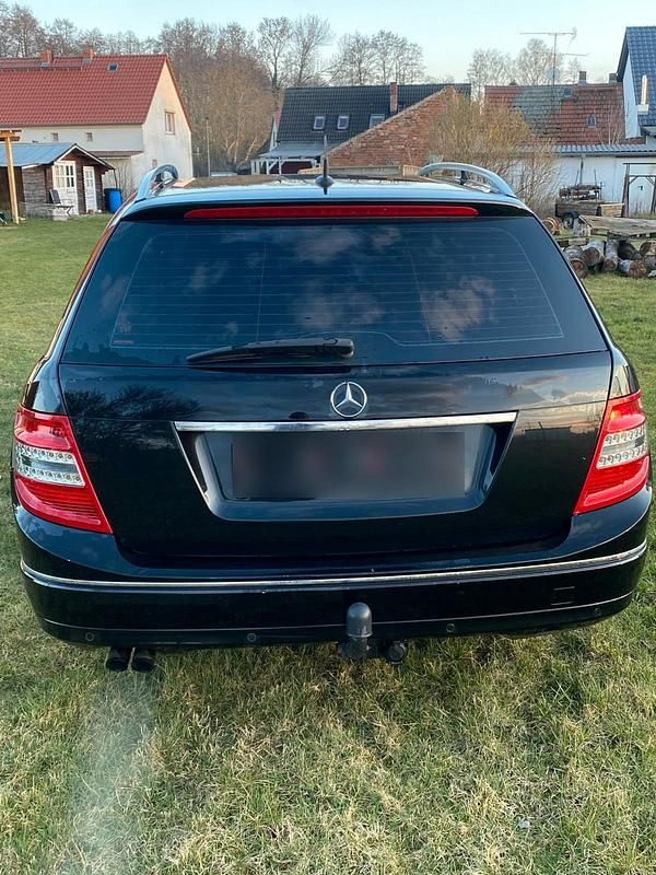 Gebraucht Mercedes C200 136 PS (100 kW) 2010 Schwarz Kombi