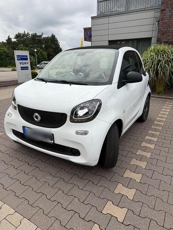 Weiß Gebraucht 2019 Smart ForTwo Coupé Coupé | 8.200 € (Fairer Preis) - Bild 1/4