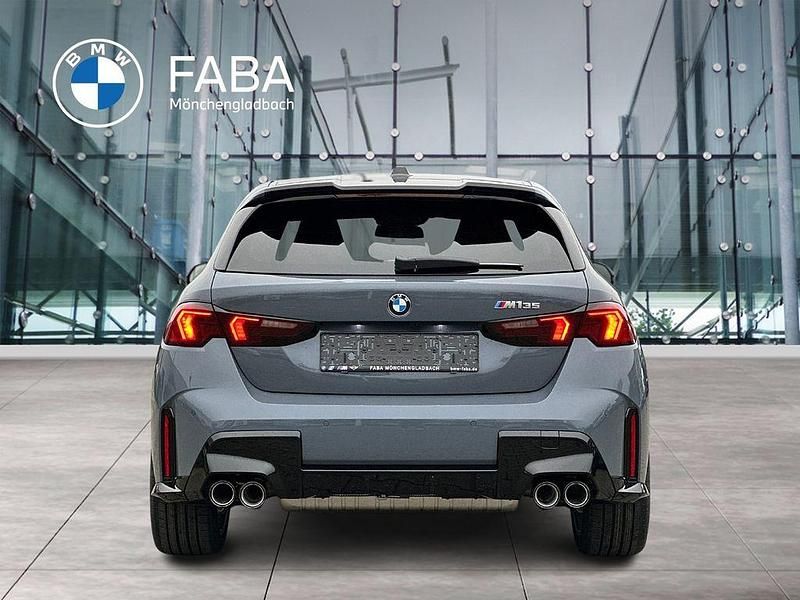 Neu BMW M135 Sport Line 300 PS (220 kW) 2026 Grau Kleinwagen