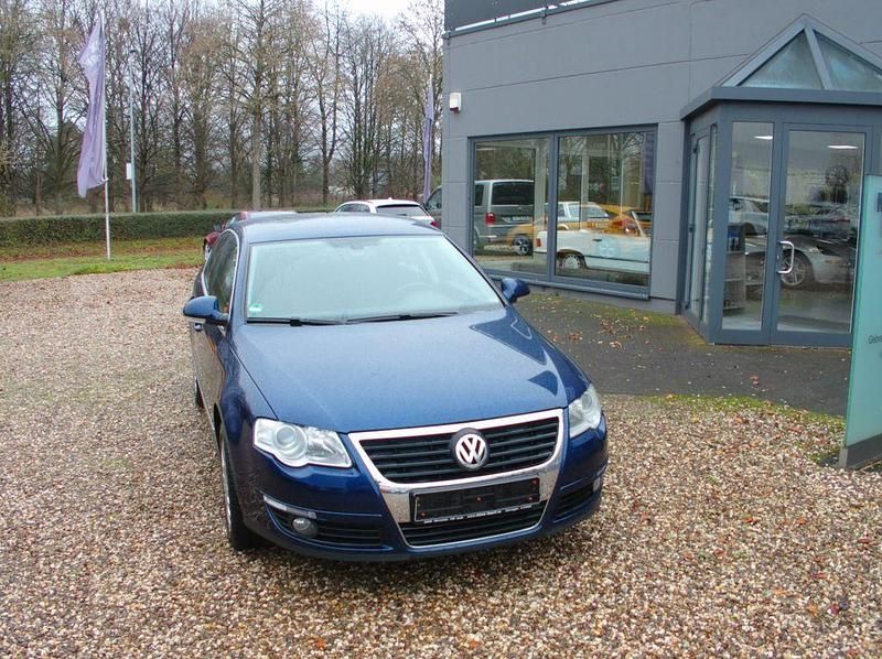 Gebraucht VW Passat Comfortline 102 PS (75 kW) 2008 Blau Limousine