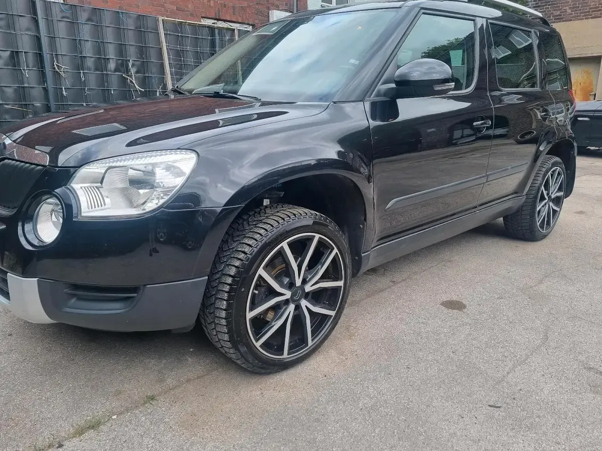Gebraucht Skoda Yeti 122 PS (89 kW) 2013 Schwarz SUV