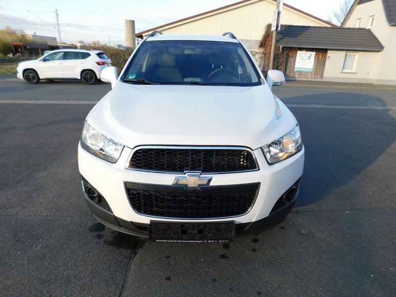 Weiß Gebraucht 2012 Chevrolet Captiva LS SUV | 6.550 € (Fairer Preis) - Bild 1/4