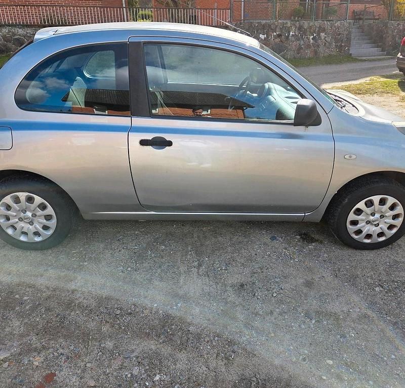 Gebraucht Nissan Micra 65 PS (47 kW) 2010 Silber Kleinwagen
