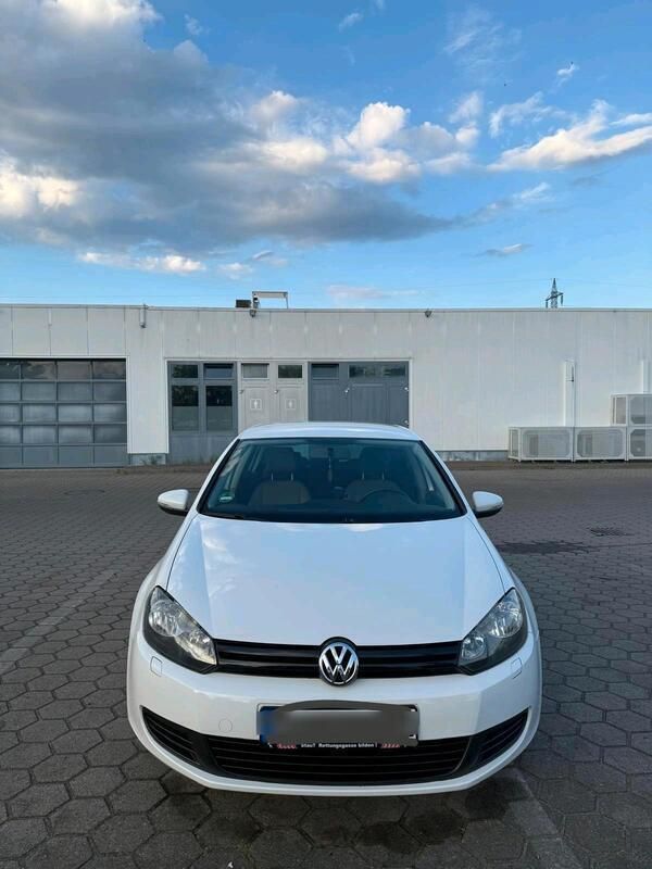 Weiß Gebraucht 2009 VW Golf VI Sport Kombi | 4.700 € (Etwas zu teuer) - Bild 1/4