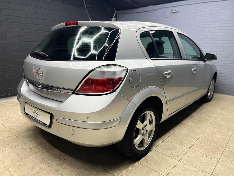 Gebraucht Opel Astra Edition 105 PS (77 kW) 2005 Silber Kleinwagen