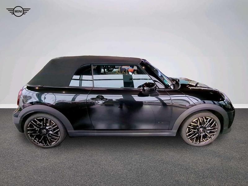 Gebraucht Mini Cooper Cabriolet Favoured 163 PS (119 kW) 2024 Schwarz Cabrio