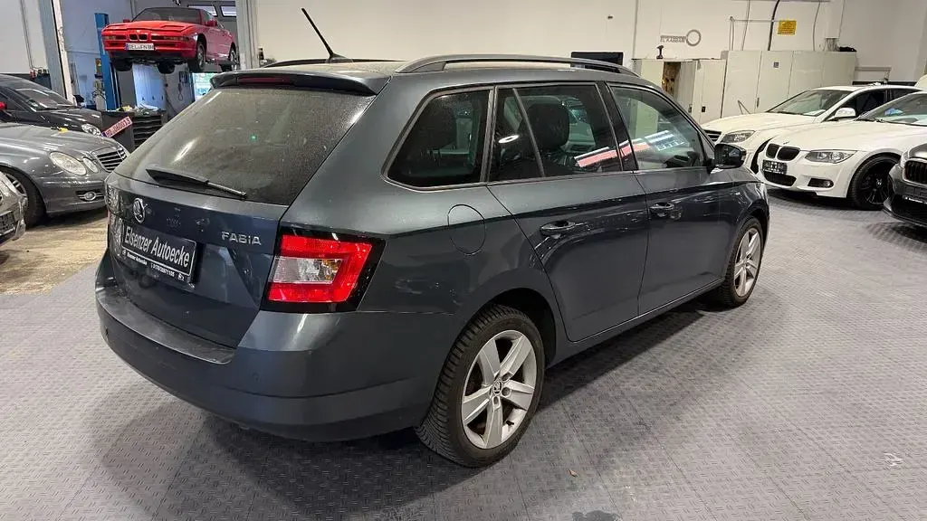 Gebraucht Skoda Fabia Drive 90 PS (66 kW) 2017 Grau Kombi