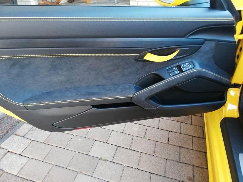 Gebraucht Porsche Boxster Spyder 420 PS (308 kW) 2020 Gelb Cabrio