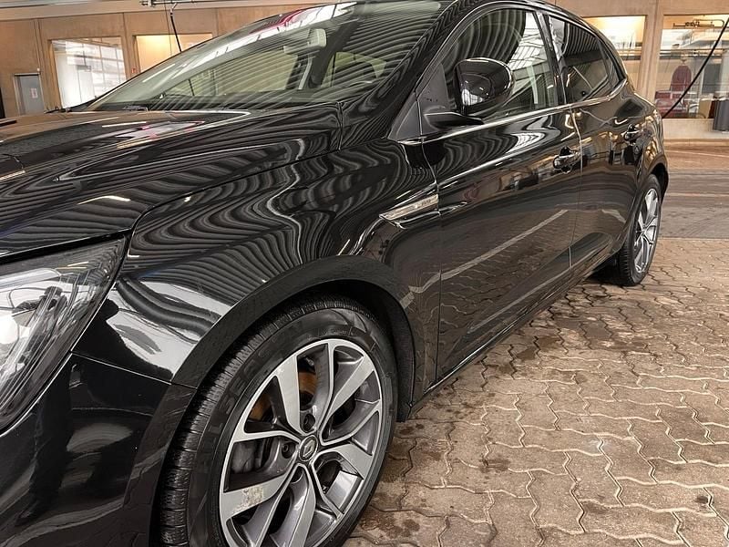 Schwarz Gebraucht 2016 Renault Mégane IV Bose Edition Limousine | 7.900 € (Guter Preis) - Bild 1/4