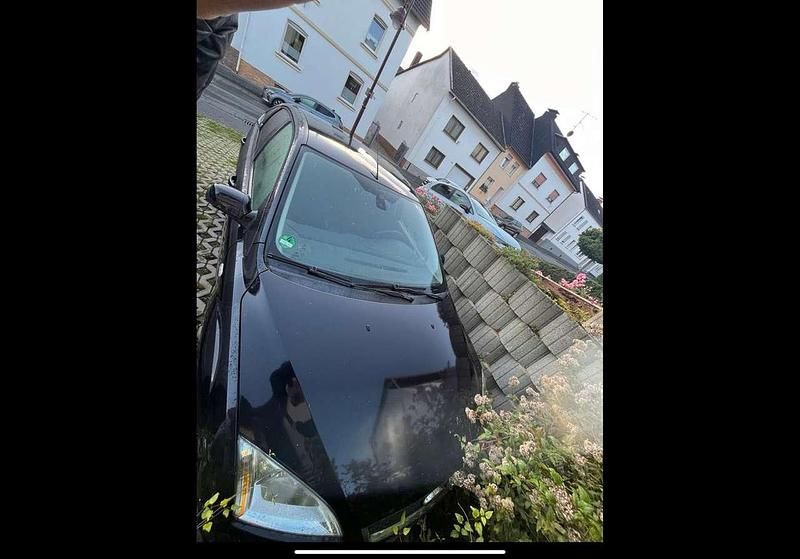 Gebraucht Ford Focus Ghia 101 PS (74 kW) 2005 Kombi