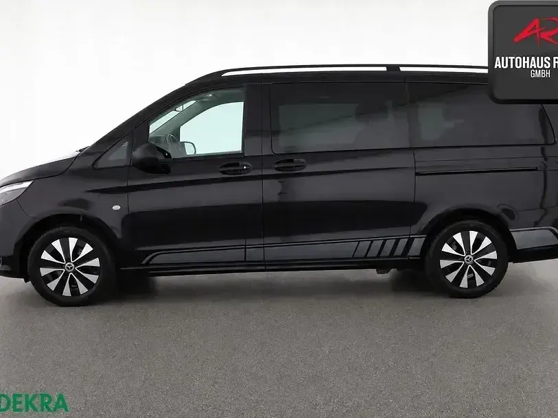 Gebraucht Mercedes Vito 239 PS (175 kW) 2023 Schwarz Van