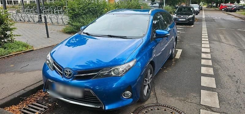 Blau Gebraucht 2014 Toyota Auris Hybrid Kombi | 12.000 € (Fairer Preis) - Bild 1/4
