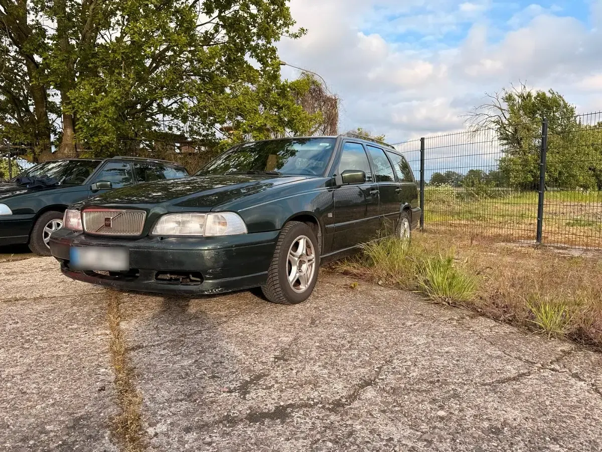 Gebraucht Volvo V70 144 PS (105 kW) 1997 Grün Kombi