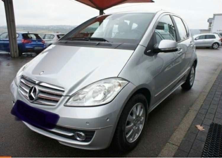 Gebraucht Mercedes A160 Elegance 82 PS (60 kW) 2010 Silber Limousine