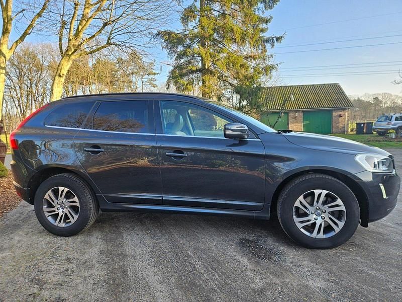 Gebraucht Volvo XC60 Momentum 2017 SUV