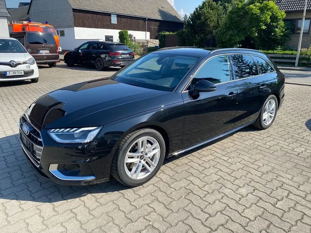 Gebraucht Audi A4 Ambiente 204 PS (150 kW) 2022 Schwarz Kombi