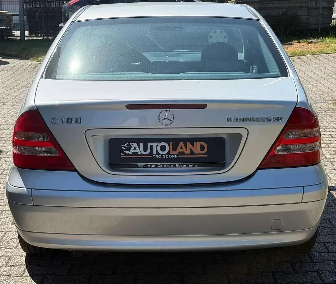 Gebraucht Mercedes C180 143 PS (105 kW) 2003 Silber Limousine