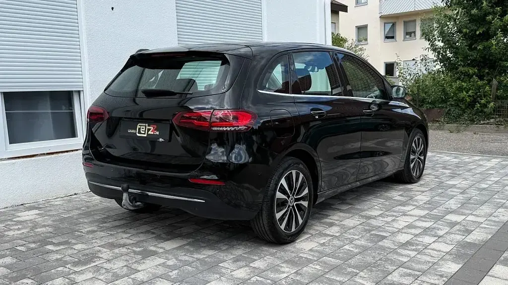 Gebraucht Mercedes B250e 218 PS (160 kW) 2022 Schwarz Kleinwagen