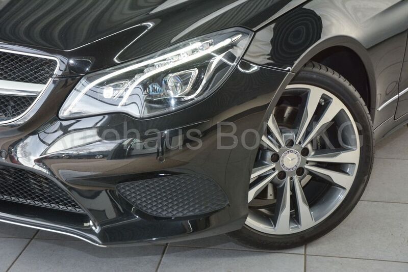 Gebraucht Mercedes E250 211 PS (155 kW) 2014 Obsidianschwarz (metallic) Cabrio
