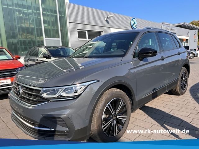 Grau Gebraucht 2021 VW Tiguan Active SUV | 39.998 € - Bild 1/4