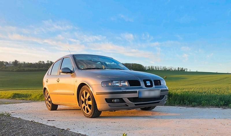 Usata Seat Leon 105 CV (77 kW) 2005 Grigio Utilitaria