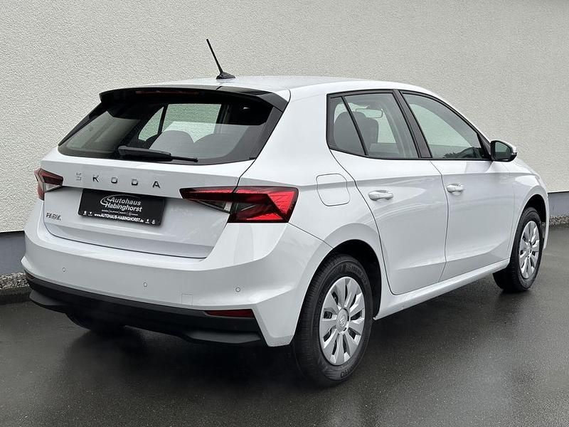 Neu Skoda Fabia Essence 80 PS (58 kW) 2025 Weiss Kleinwagen