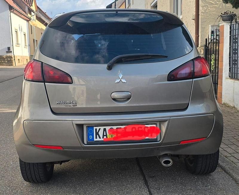 Gebraucht Mitsubishi Colt Motion 75 PS (55 kW) 2008 Grau Limousine