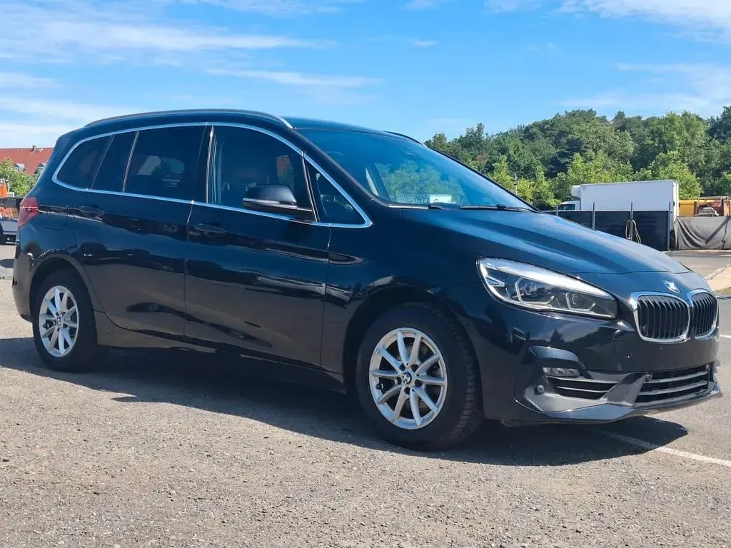 Gebraucht BMW 218 Gran Tourer 140 PS (102 kW) 2020 Schwarz Van / Kleinbus