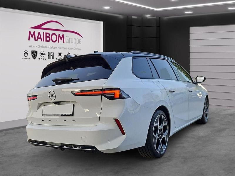 Gebraucht Opel Astra Ultimate 131 PS (96 kW) 2024 Lack weiss banquise/typ aussen Kombi