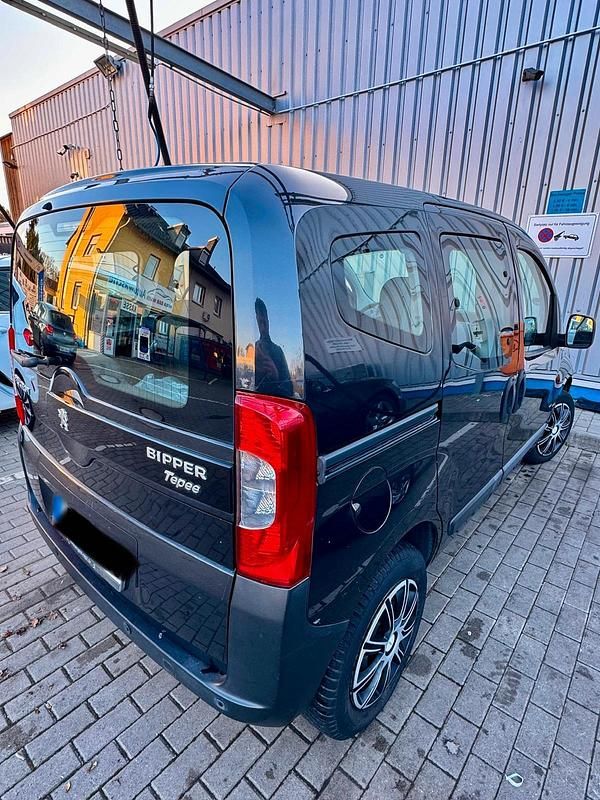Gebraucht Peugeot Bipper 95 PS (69 kW) 2010 Schwarz Van / Kleinbus
