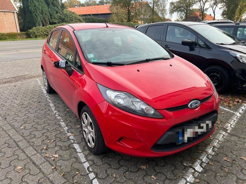 Gebraucht Ford Fiesta Trend 75 PS (55 kW) 2009 Rot Kleinwagen