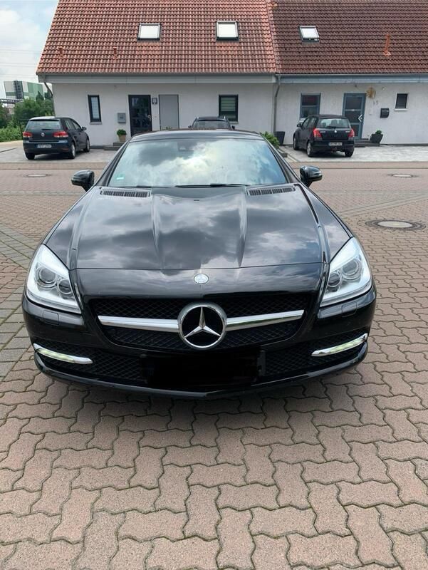Schwarz Gebraucht 2011 Mercedes SLK200 Cabrio | 13.300 € (Fairer Preis) - Bild 1/4