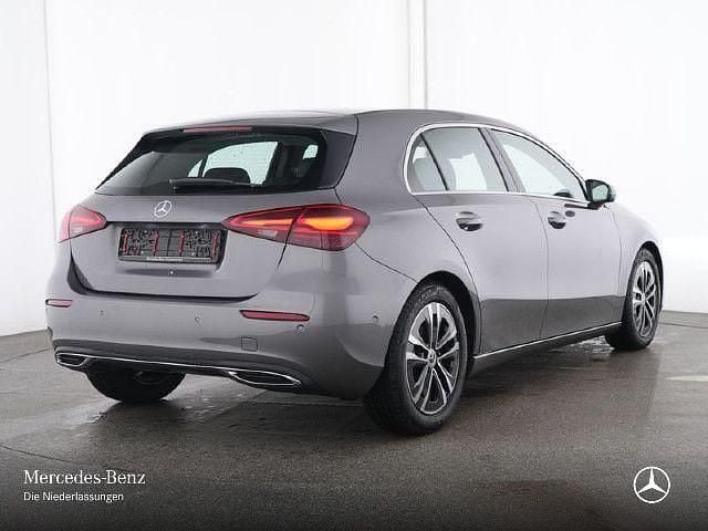 Mountain grau Gebraucht 2024 Mercedes A180 Progressive Limousine | 27.890 € (Guter Preis) - Bild 1/4
