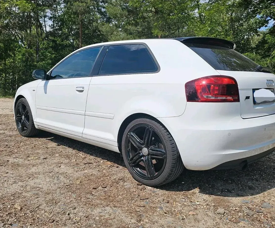 Gebraucht Audi A3 105 PS (77 kW) 2011 Weiß Kleinwagen