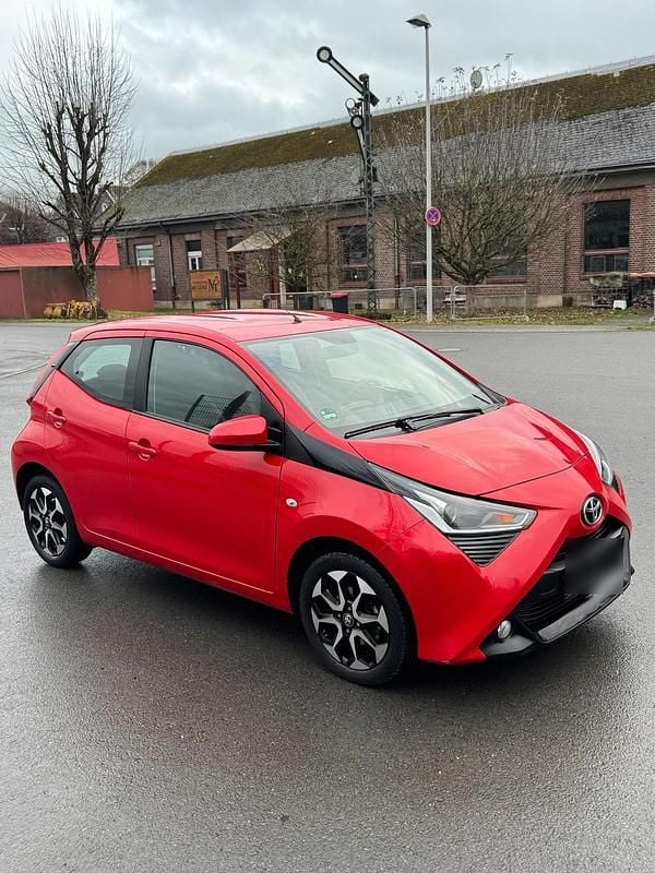 Gebraucht Toyota Aygo 72 PS (52 kW) 2020 Rot Kleinwagen