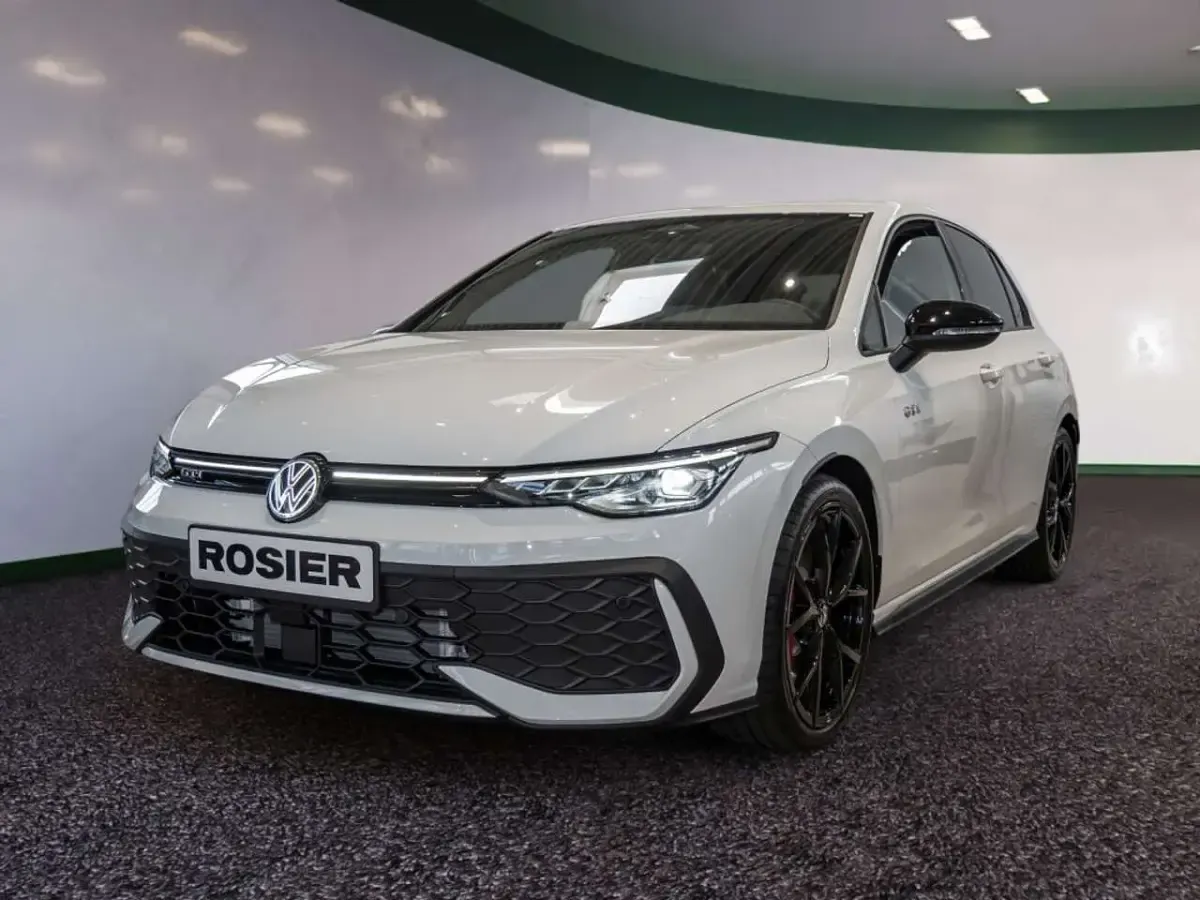 Neu VW Golf VIII GTI 265 PS (194 kW) 2026 Weiss / pure white Limousine