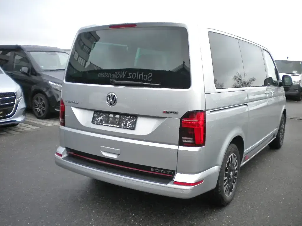Używany VW Multivan Generation Six 204 KM (150 kW) 2023 Srebrny Minivan