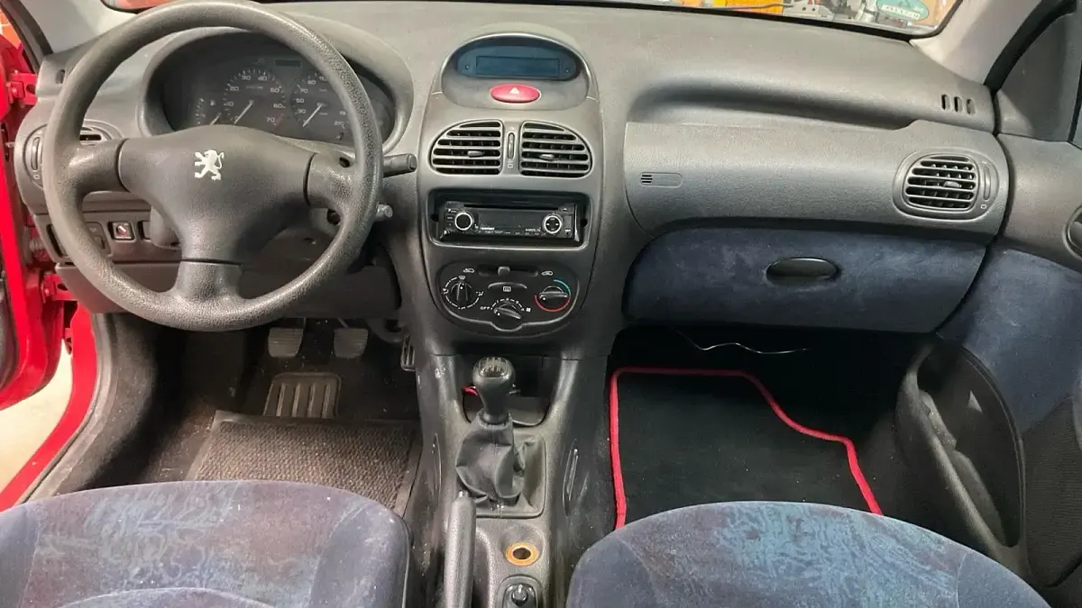 Gebraucht Peugeot 206 60 PS (44 kW) 2000 Rot Cabrio