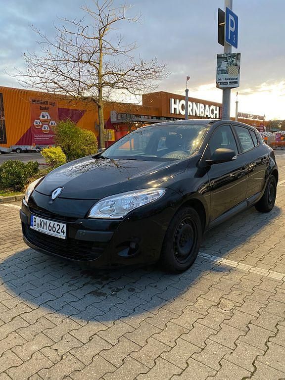 Schwarz Gebraucht 2011 Renault Mégane III Limousine | 4.700 € (Fairer Preis) - Bild 1/4