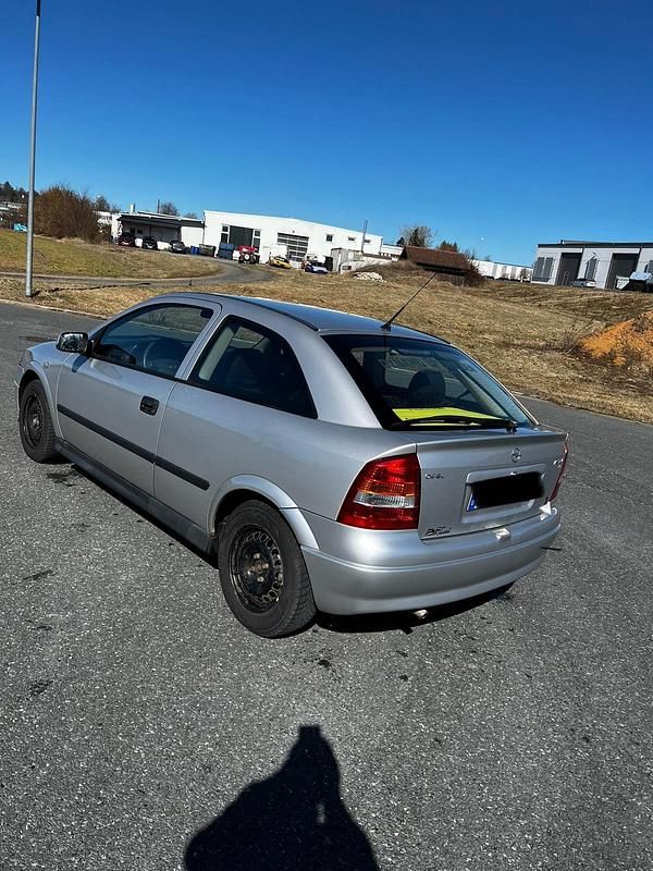 Gebraucht Opel Astra 86 PS (63 kW) 2001 Silber Kleinwagen
