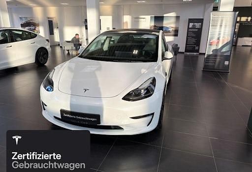 Weiß Gebraucht 2021 Tesla Model 3 Long Range RWD Limousine | 31.000 € - Bild 1/4