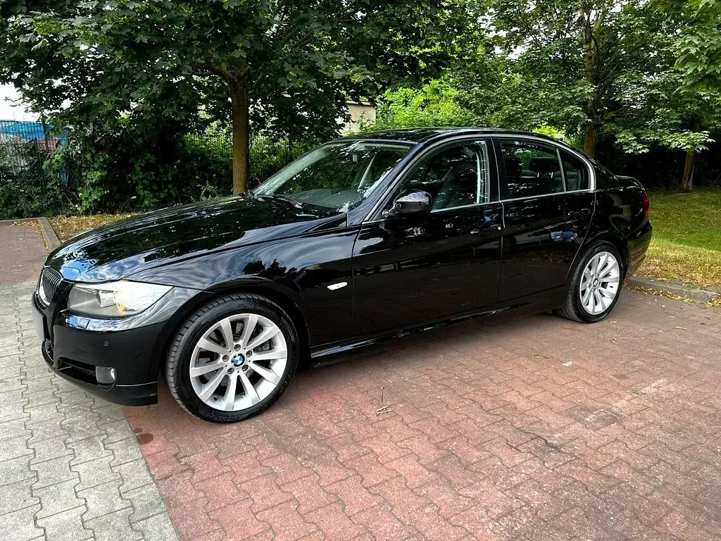 Gebraucht BMW 330 Comfort Edition 245 PS (180 kW) 2011 Schwarz Limousine