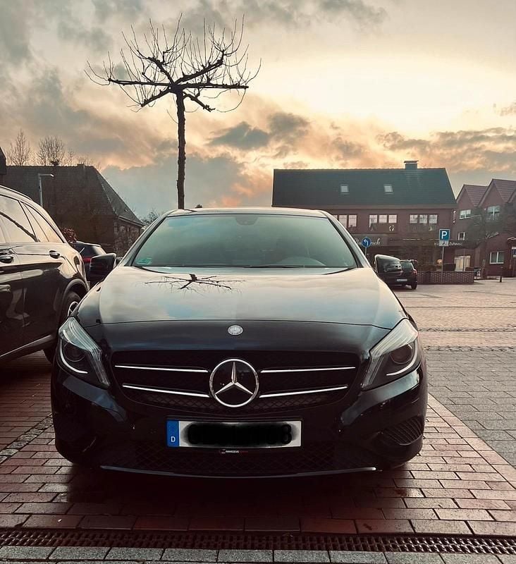 Gebraucht Mercedes A200 156 PS (114 kW) 2013 Schwarz Kleinwagen